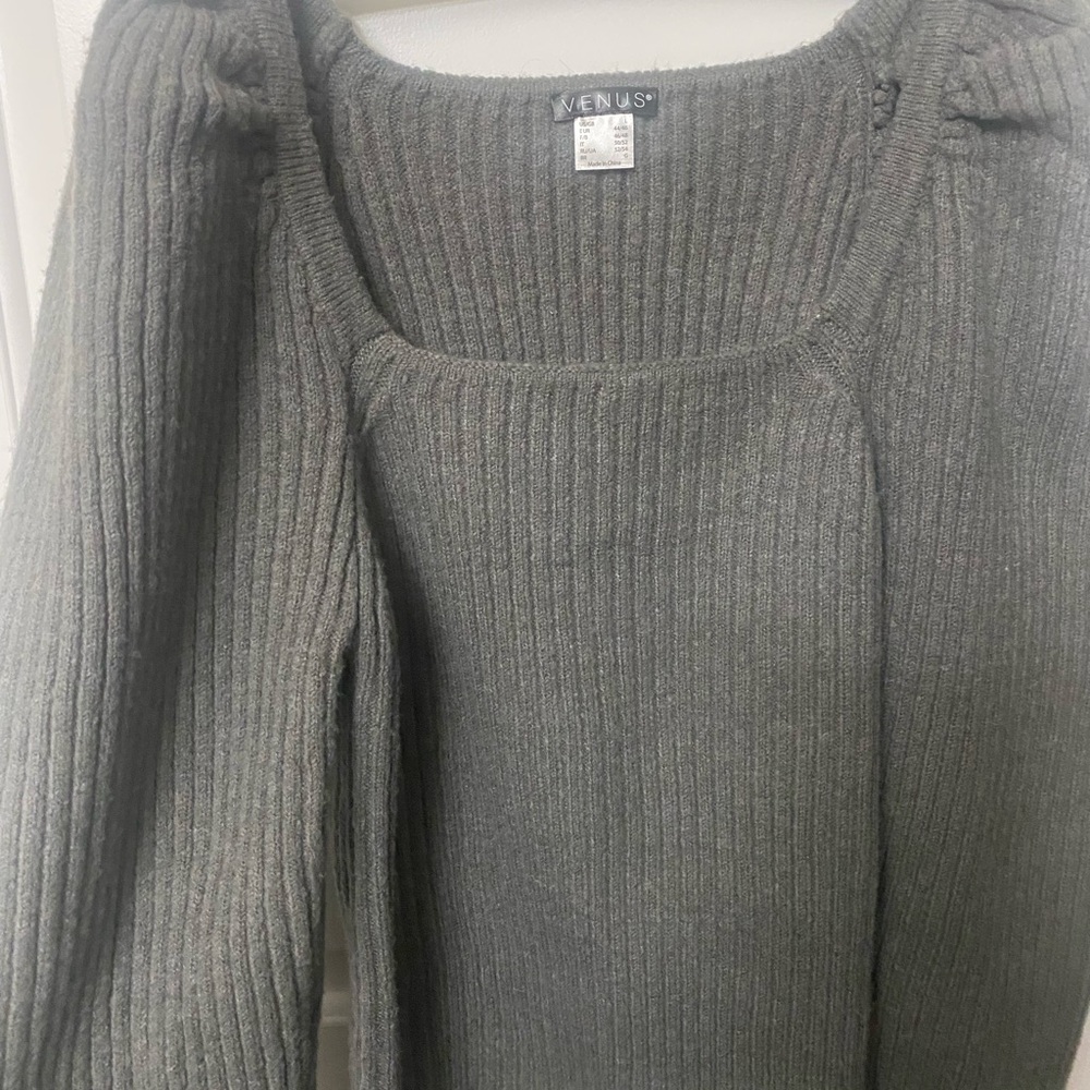 VENUS Gray Ribbed Sweater - Picture 2 of 3
